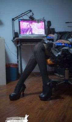 女教师在办公室被躁在线观看av