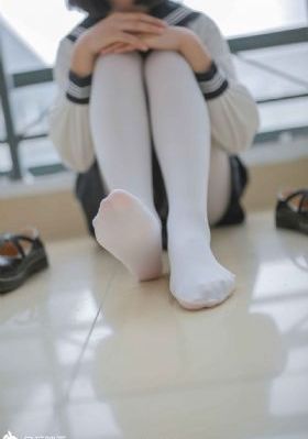 办公室的超短裙女教师