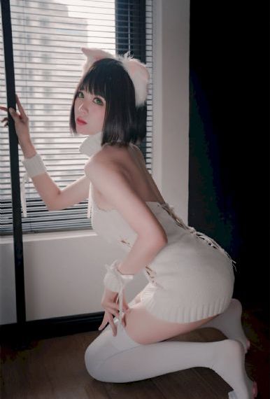 天降女子从二楼掉下来了