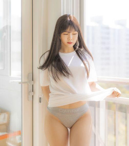 三月女郎