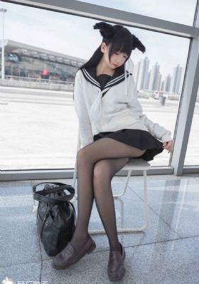 关秀媚三级露全乳