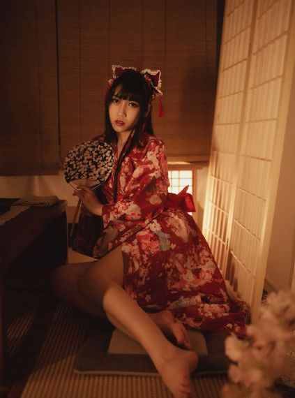 25岁女子高中生
