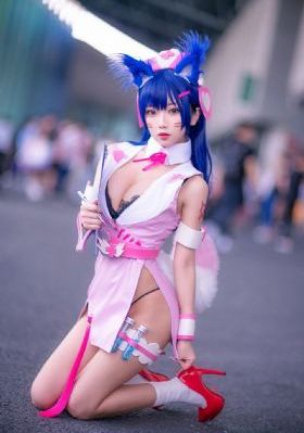 女女女