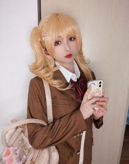 金梅瓶1